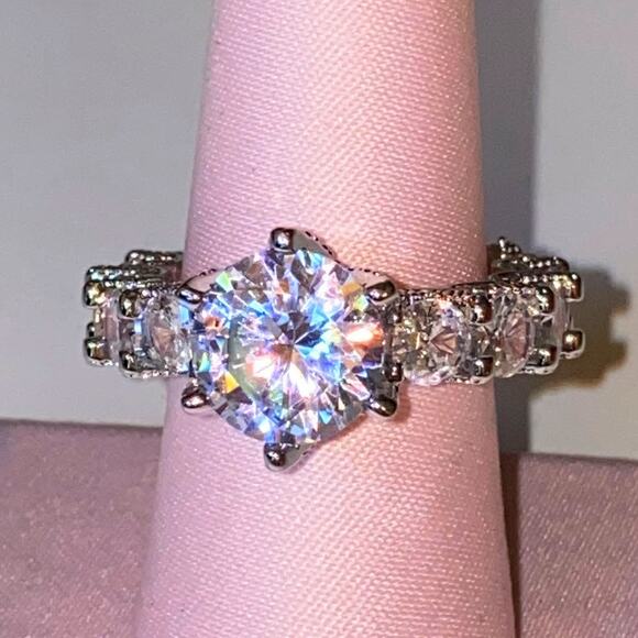 New - Size‎ 7 Clear White Round CZ Solitaire Ring Prong Band Silver Gemstone - Picture 1 of 5